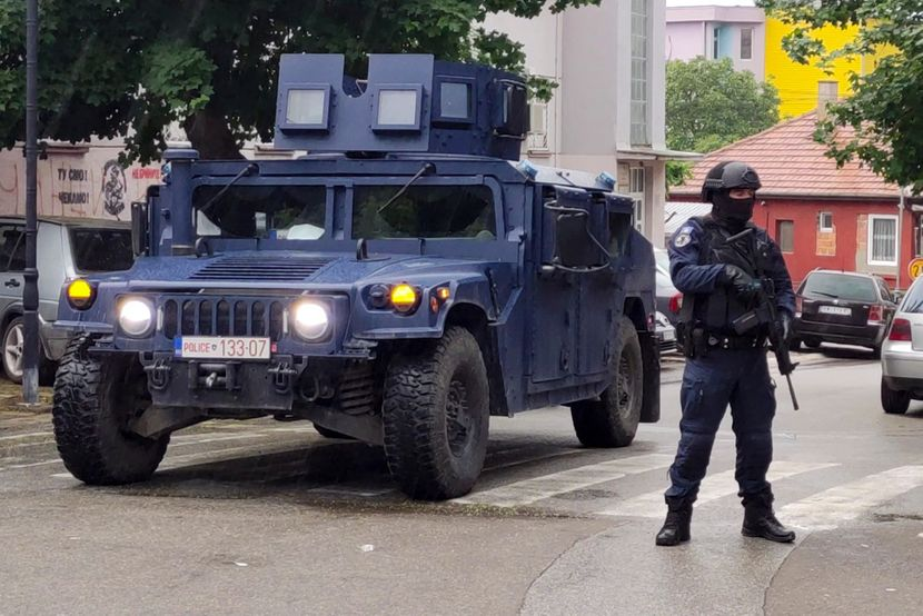 Kosovo police occupying Serb-majority cities in northern Kosovo
