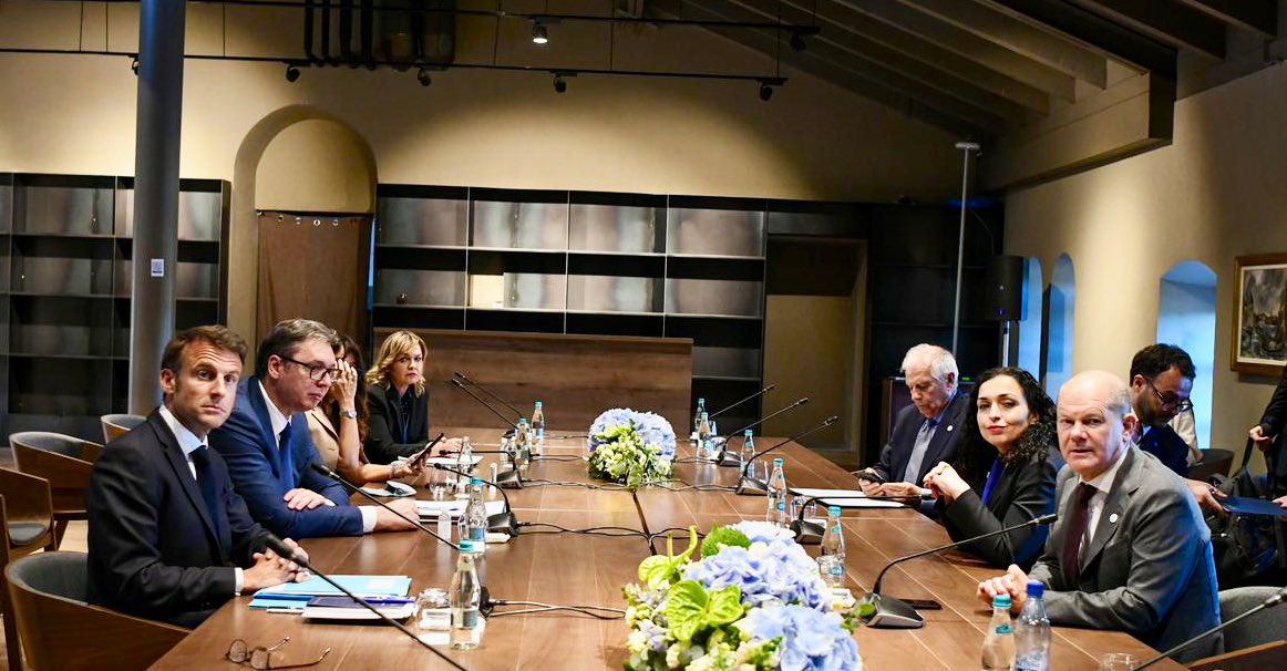 Serbian and Kosovo Presidents meet with EU leaders in Moldova