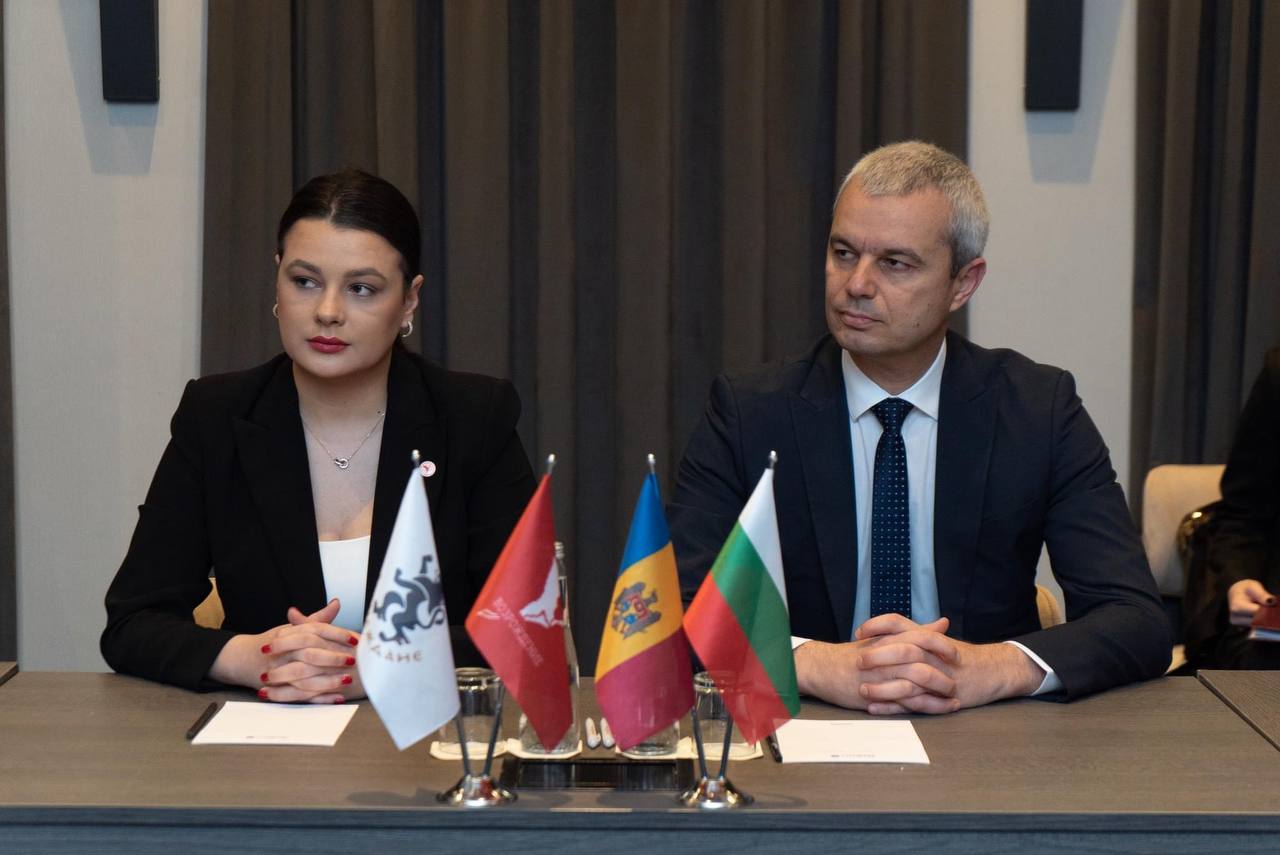Renaștere leader Natalia Parasca with Vazrazhdane leader Kostadin Kostadinov